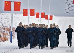 陆军某边防连东极哨所：战位迎朝阳 风雪砺忠诚